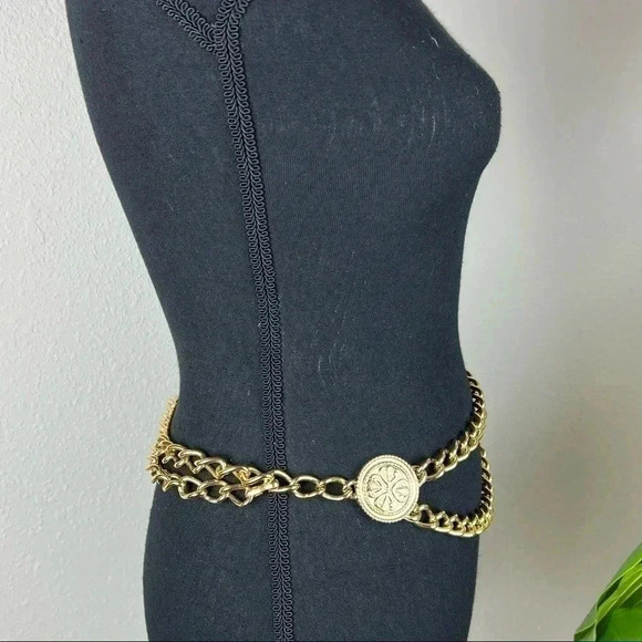 Escada Vinatge Designer Women’s Gilted Gold Tone Couture Chain Link Belt - Picture 9 of 15